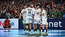 Die deutschen Spieler jubeln nach dem Sieg.